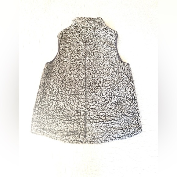 Francesca’s Collection Miami Faux Sherpa Vest - Picture 9 of 13